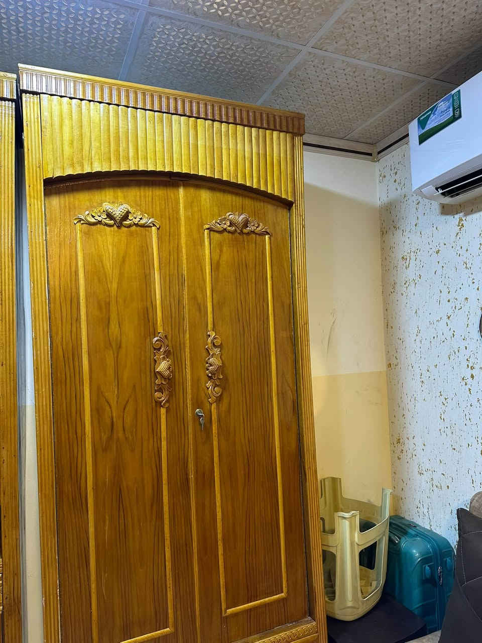 خشب عراقي • ٥ أبواب • استخدام قليل