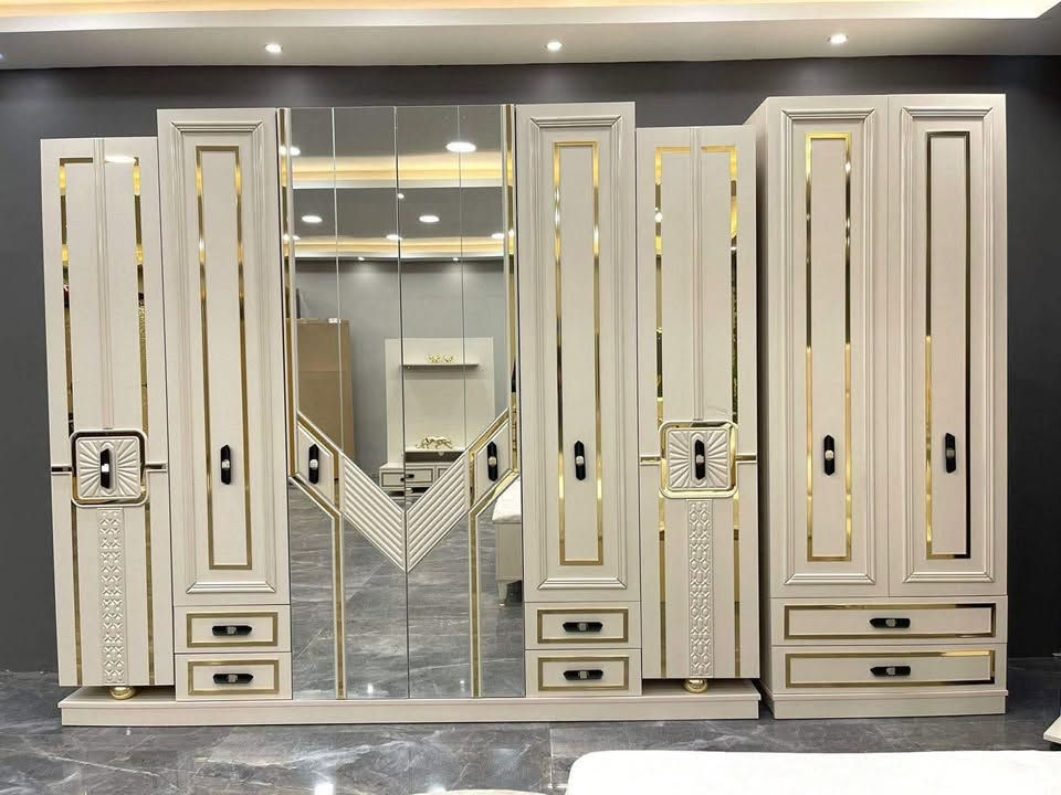 غرفت اخشاب تركي اصلي للبيع مستخدمه الهارونيه🤍
***********
