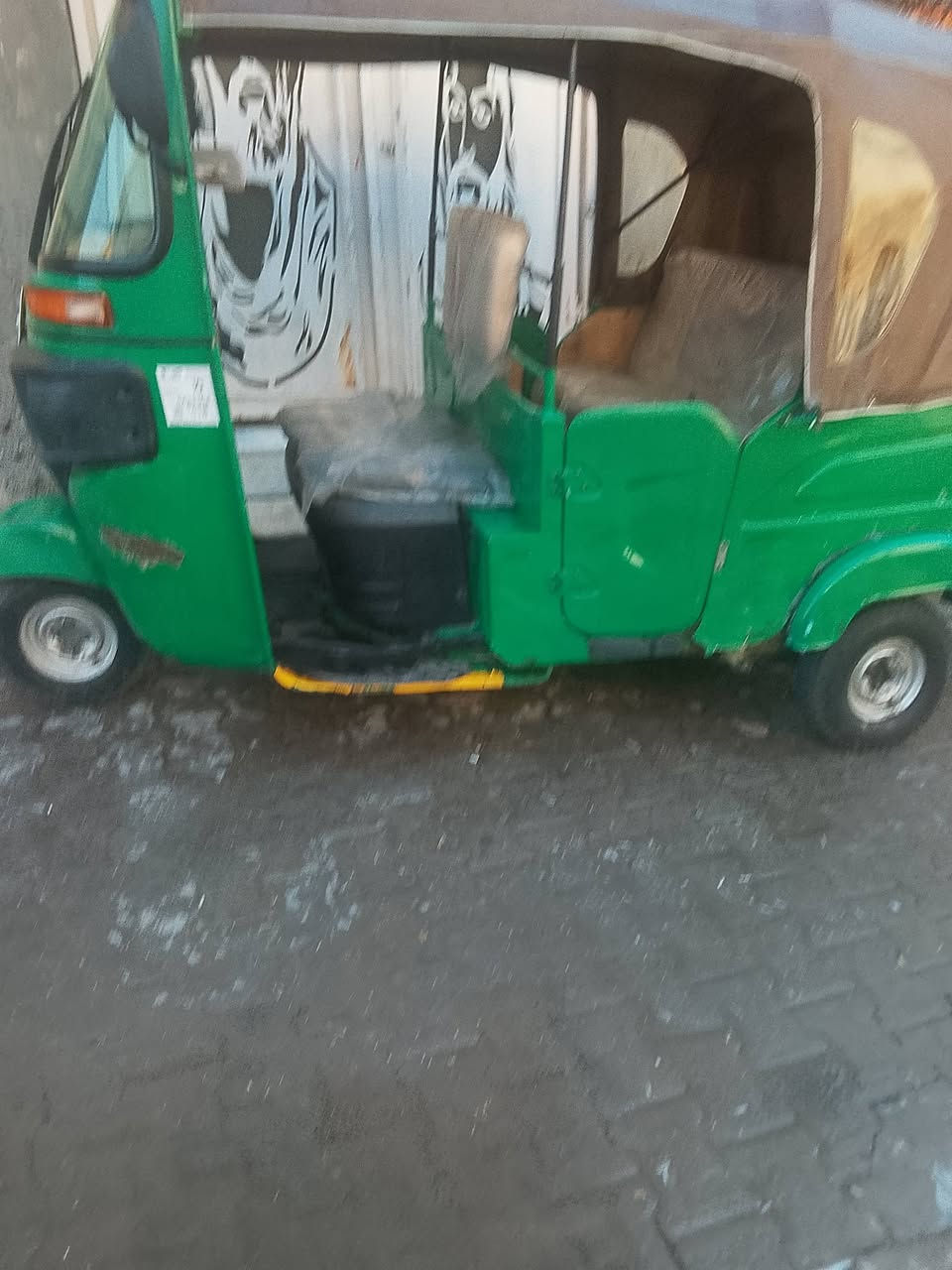 سلا عليكم تكتك للبيع مديل21 بيها طخات خفيفة مثل ماواضح بصور تجفيت جديد شركةتكتك خير من الله تكتك مرقمة نكليزي رايدها 7600
مكاني بغداد شعلة ***********
