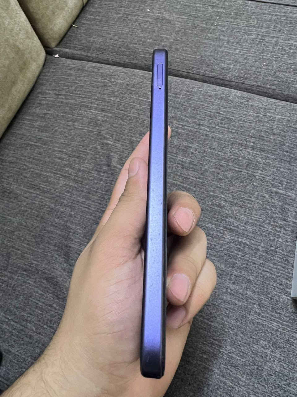 سلام عليكم Oppo A6x للبيع 
📱 الشاشة: 6.75 بوصة LCD، 
⚙️ المعالج: 685
💾 الذاكرة: و 4GB + 256GB 
🔋 البطارية: حوالي 6100mAh 
📸 الكاميرا الخلفية: 13MP.
🤳 الكاميرا الأمامية: 5MP.
🔐 الأمان: بصمة جانبية + فتح بالوجه شغالات 
📶 الموبايل شريحتين 
سعر ب200 قفله 
ما مستخدم شهر  
مكان بغداد مدينه الصدر  *********** واتساب موجود
