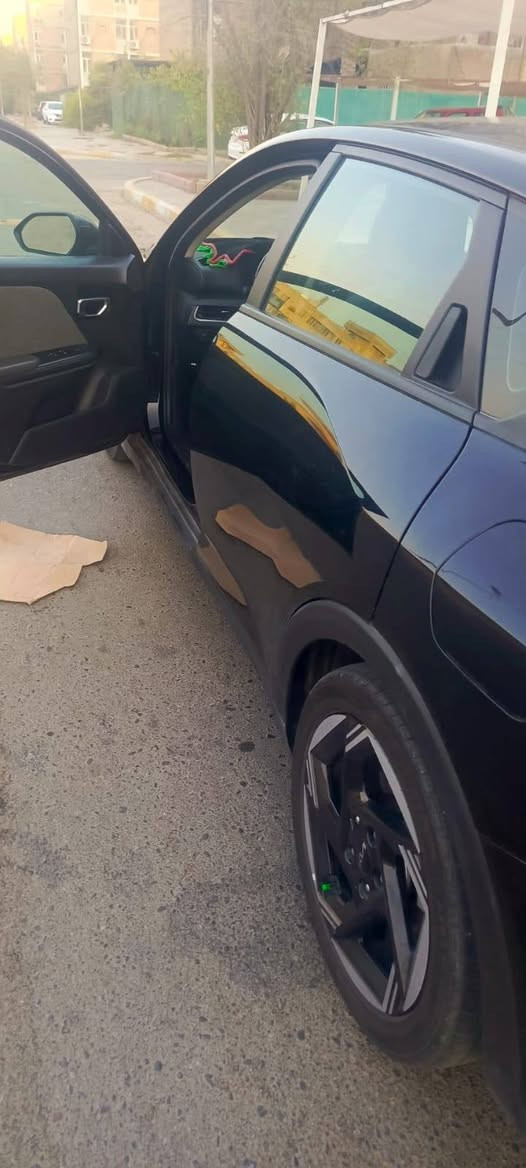 للبيع موديل 25 ماشيه 50 ميل حادث موضح بالصور
***********
