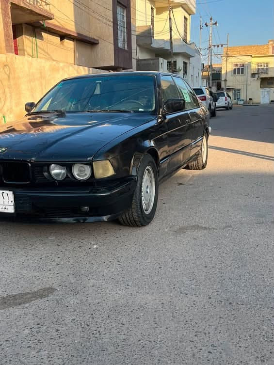 السلام عليكم  للبيع   BMW موديل 1992 730 مفتوح 6 سلندر رقم بغداد وتحويل ثاني يوم كير ومحرك بشرط بالجيس تبريد ثلج قطعتين تبريد  الحماوه انساها غرفه جلد بالجيس السياره ابلاديه شرط مصبوغه عام جماليه السياره نضيفه صرف البانزين اقتصادي للاخير  سنتر لوك كله شغال ولا كلوب مشتغل بالدشبول 
المكان دوانيه  
 السعر 38. الهاتف ***********
