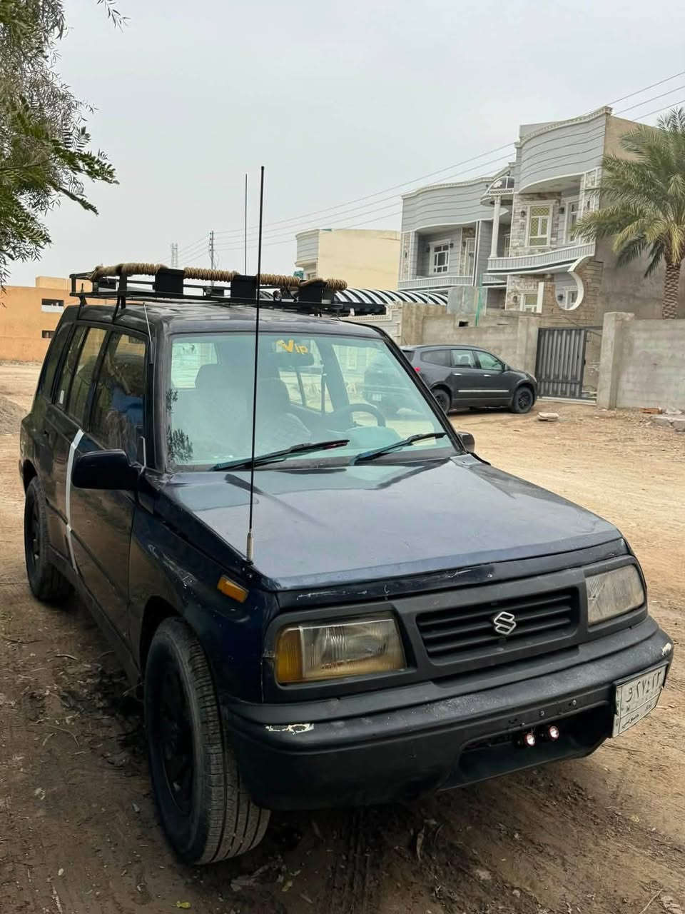 سوزوكي موديل 1995
السياره مناقصهه برغي 
صدر جديد 
محرك مكفول 
كير مكفول مبدل جديد 
رقم بغداد تحويل ثاني يوم 
داخل كله مدوشم جلد 
شساره نضيفه كلش 

مكان السياره سامراء /للتواصل/***********
