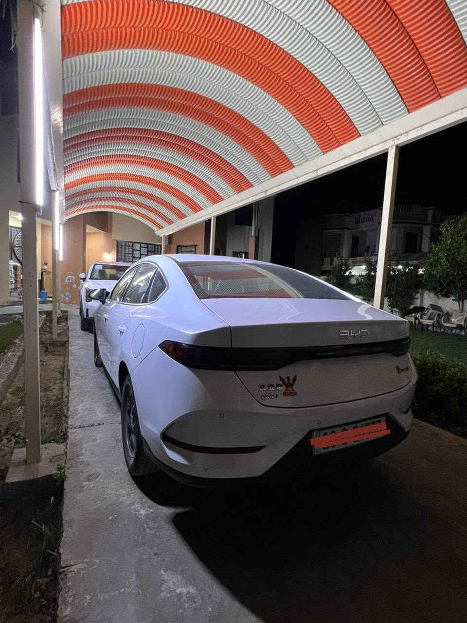 للبيع BYD كن بلاص
سنة الصنع : 2025
عداد المسافة الكلي :- ماشيه 32000 كم 
مكفوله من تبديل ضربه بارد صبغ ((بيها تكحيل شخطين 
بيها رصعه بجاملغ الامامي بسيطه وشخط بدعاميه الخلفيه موضحات بل صوره)) 
داخل ابيض كامل  كل ملحقاتها
وبقية المواصفات الاساسية المعروفة
السعر: 18/900 مليون وبيها مجال 
العنوان :- بابل الاسكندريه 
للاستفسار : ***********
