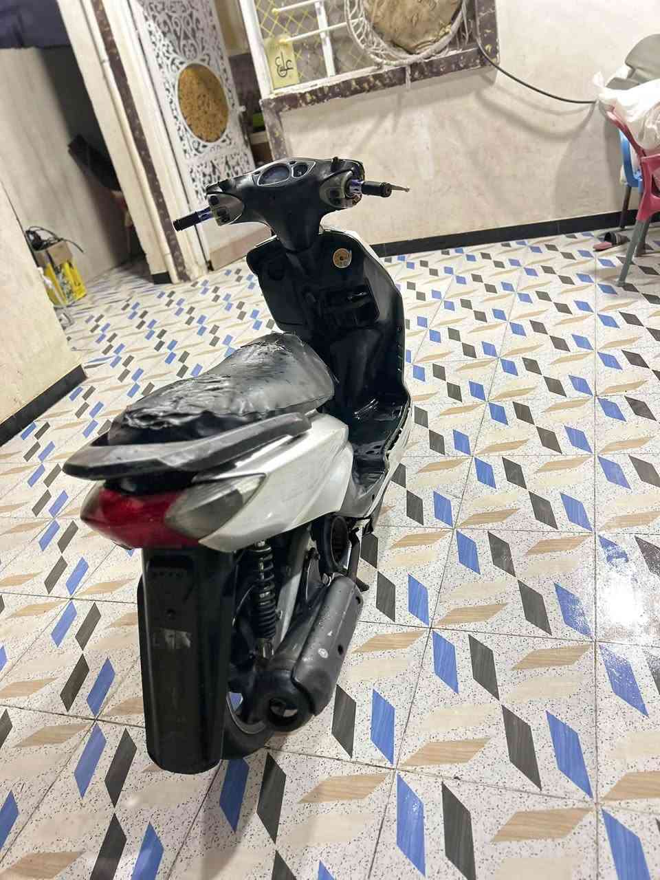 السلام عليكم سكنس نثيه شغاله مكينتها نظيفها اي نقص مابيها بس باتري كهربائيات شغاله السعر 475بيها مجال  العنوان محموديه رقم التليفون 0789161224بي واتساب
