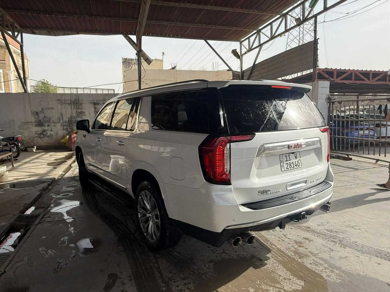 السلام عليكم اخوان
الشاصي الطويل GMC Yukon Denali XL 2023

يوكن دينالي الشاصي الطويل وارد كندي كلين تايتل بدون ضرر رقم بغداد فوول 

ماشية 33 الف

اللون الخارجي أبيض صدفي الداخل أسود

للبيع او مراوس بلاندكروزر

مكان السيارة الديوانية 

للتواصل على الرقم ***********
