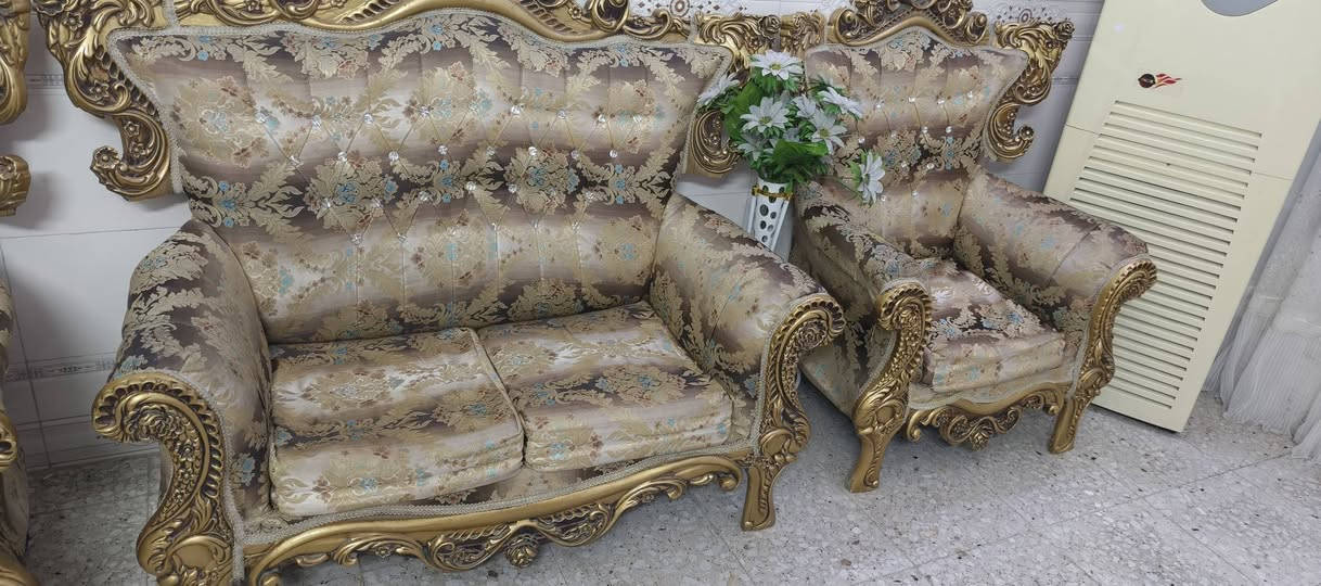 تخم كامل للبيع السعر ١٥٠ بغداد البلديات ***********
