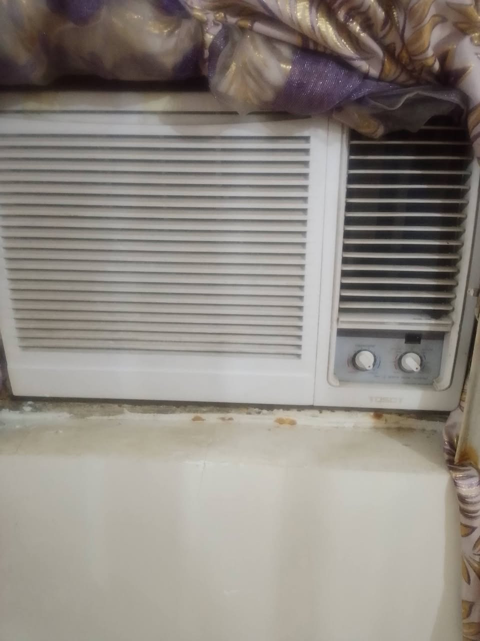 مكيف لبيع نوعيه توست مكان بغداد الحسينيه المعامل سعر 250
استفسار اتصل على رقم ***********
