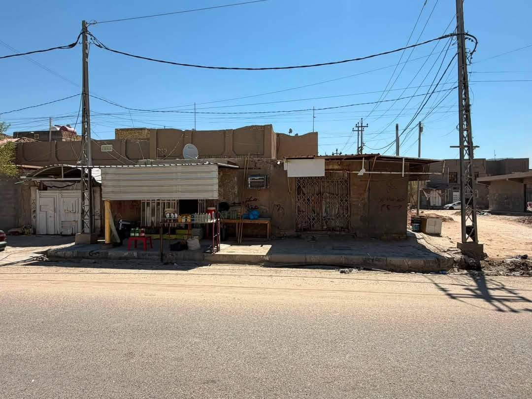 .🛑 دار سكني  للبيع 🛑 
المنطقة : العسكري الاول 🚩 
اقرب نقطه داله : موقع تجاري شارع الوكفه 

المساحه :  200✅  الواجه 10؛ركن 

التفاصيل : غرفتين نوم وصاله واستقبال ومطبخ وصحيات داخليه وخارجيه 
الطابق الثاني:غرفتين نوم وصاله 
.............
للاستفسار
     اتصال او واتساب 
***********

