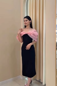 فستان بناتي قياس XS السعر 20 الف ملبوس مرة واحدة فقط  مطابق للصورة 100...