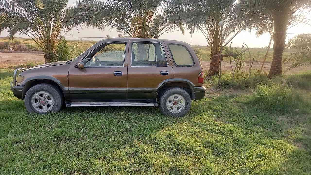 @إشارة السلام عليكم سياره كيه سبورتج موديل ٩٣ محركه ونجي اربعه سلندر رقمه واسط مشروع وطني مداور ثاني سنويه ٢٦ السياره قبل فتره بدلت محركه خير من الله  مكاني الناصريه الغراف ترهم مراوس او بيع ٣٣ ورقه رقم موديل ***********
