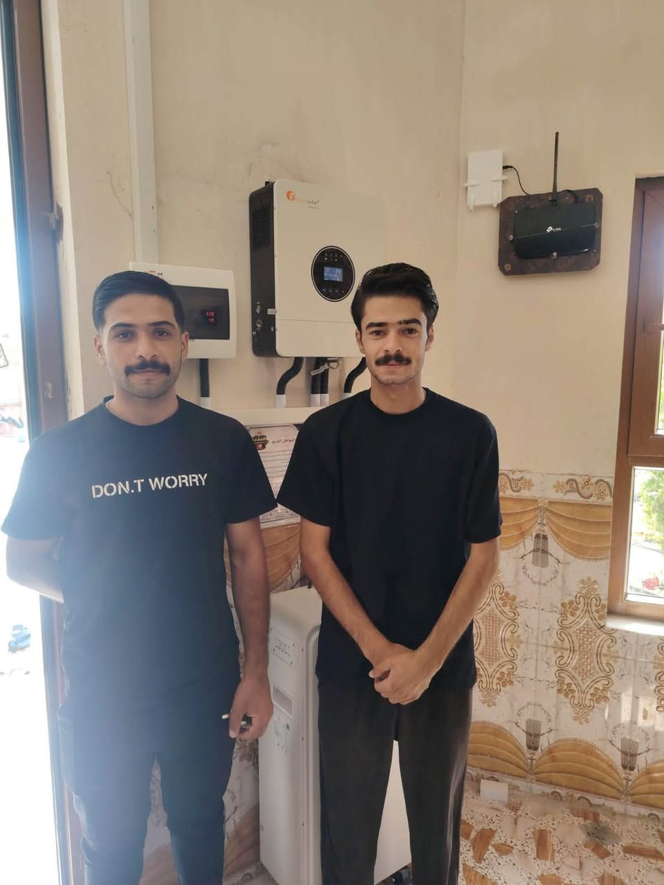 ☀️ شركة المجد للطاقة الشمسية

شاركت كوادر شركة المجد للطاقة الشمسية في تنصيب منظومة طاقة شمسية في منزل الأستاذ براق الرعد الحميدي في أسديرة عليا، وبمواصفات متكاملة:

🔹 إنفرتر فلستي 6 كيلو واط
🔹 بطارية فلستي 15 كيلو واط
🔹 7 ألواح جينكو (N-Type / Nano Polish) بقدرة 650 واط لكل لوح

⚡ قدرة الألواح الإجمالية: 4.55 كيلو واط

تنفيذ احترافي وبأيدي كوادر متخصصة، مع اعتماد معدات ذات كفاءة عالية لتوفير طاقة مستقرة وموثوقة. ☀️🔋

👤 مدير الشركة: حذيفة البوحسيب
📞 ***********

💰 متوفر للبيع نقداً وبالتقسيط

شركة المجد للطاقة الشمسية — طاقة مستمرة، مستقبل أفضل.
