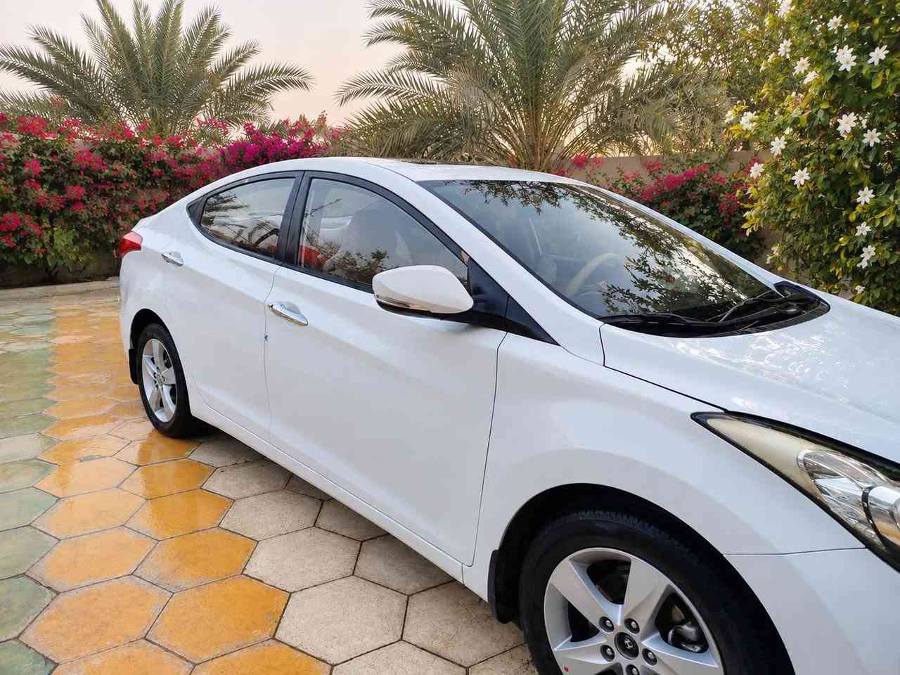 السلام عليكم
النترا خليجي موديل 2014.
محرك 1800.
مكفوله عدا الهلال الجاملغ الخلفي جهه السايق. 
فول مواصفات عدا البصمه. 
تحكم استيرن. 
فتحة. 
اشاير ب المري. 
حداديه. 
الرقم. اربيل 
الاتصال والاستفسار ***********
