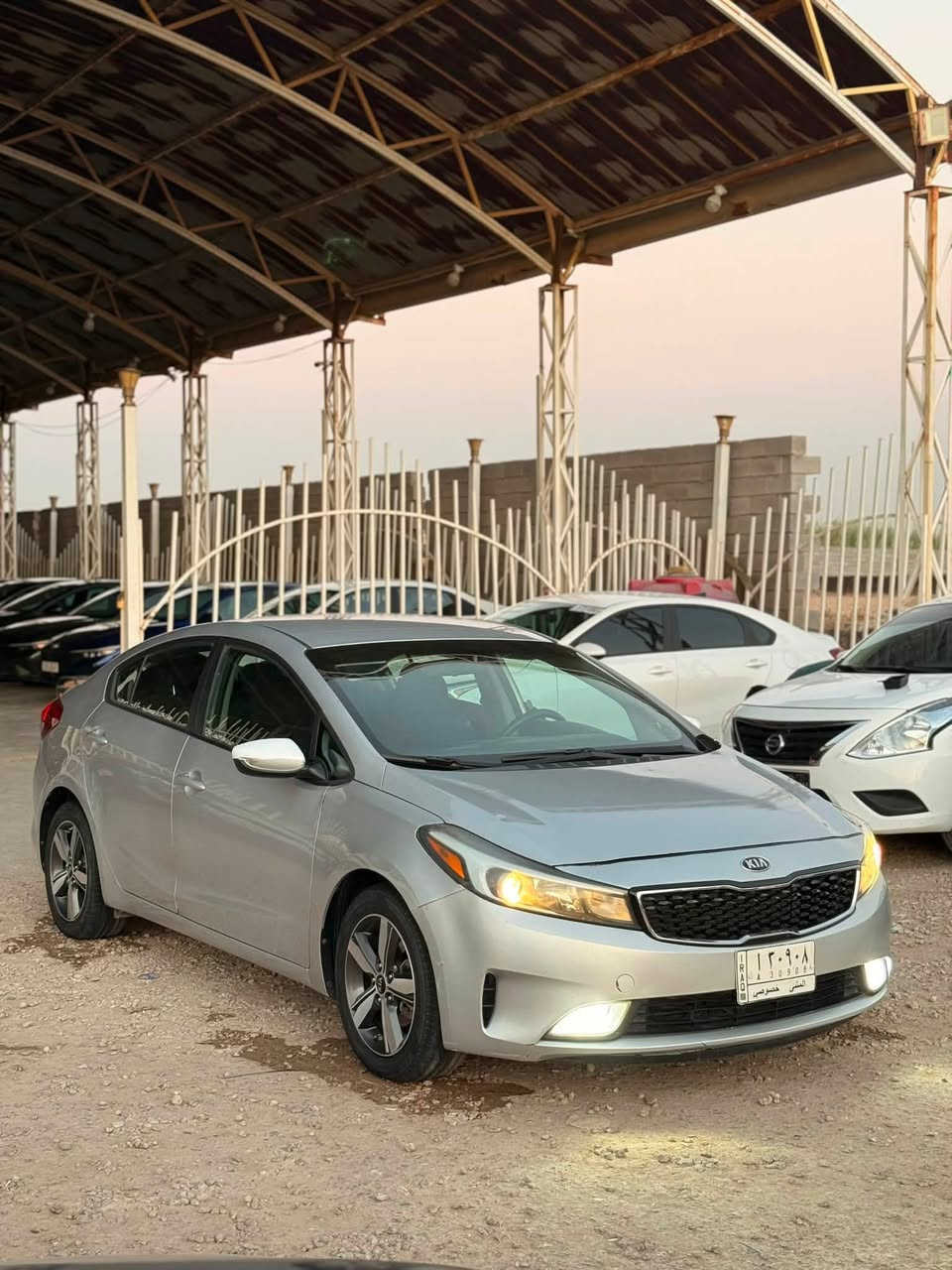 يالله السلام عليكم 
فورتي مديل ٢٠١٨ امريكي 
حرة مرقم وجاهز مداور ثاني يوم
الضرر جاملغ وبنيد بدون عابر +بارد محدد موضح الضربة بالسونار كشرها نظيف السيارة وصافي
السعر:١١٥$ وبيها مجال 
العنوان: الرميثة معارض الشارع العام
التواصل:*********** واتساب + اتصال
