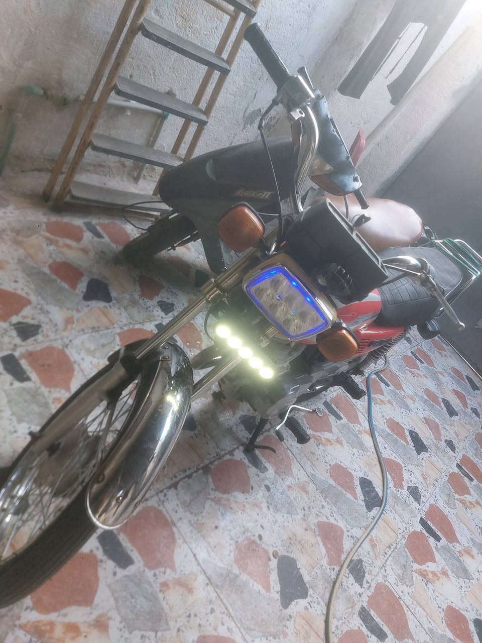 بدون تفاصيل