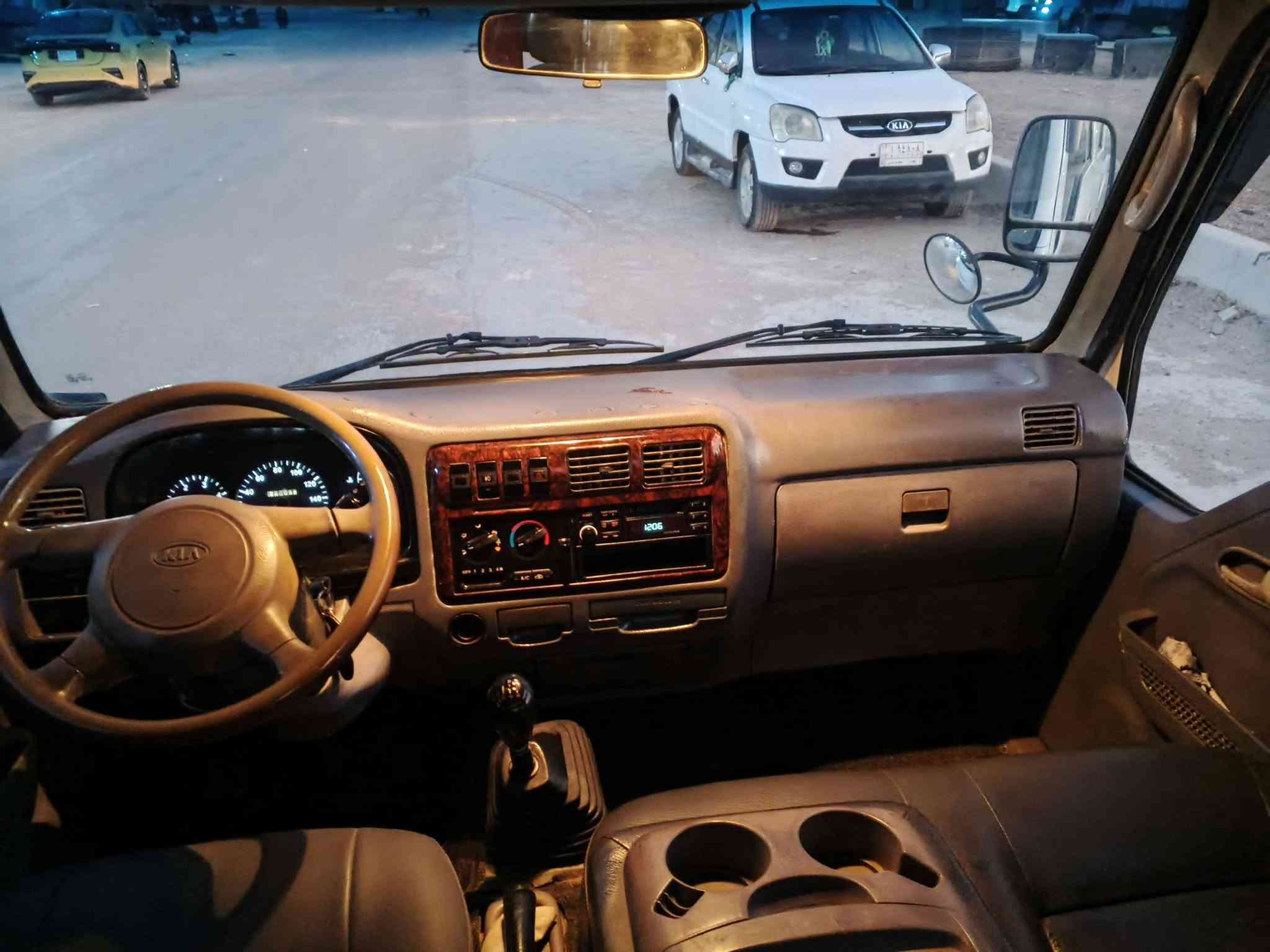 كيا أم عيون • ٢٠٠٣ • دبل