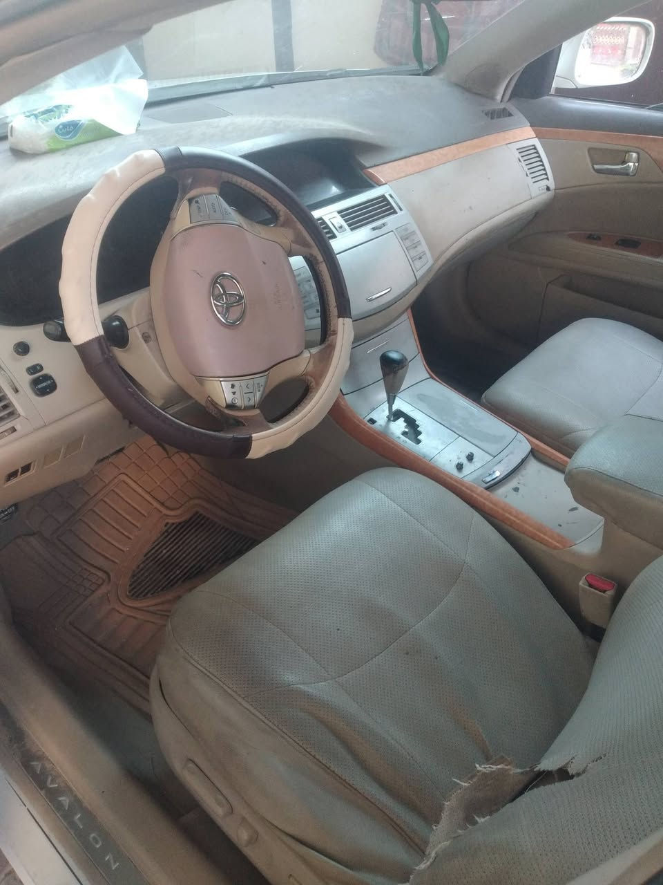 سلام عليكم افلون للبيع موديل 2007 سيارة ما مكفولة بيهة قطع غيار الك تحويل يمي بس السعر 60 وبيهة مجال مكينة وكير بحالة جيدة المكان كربلاء الحسينية 
اتصل ***********
