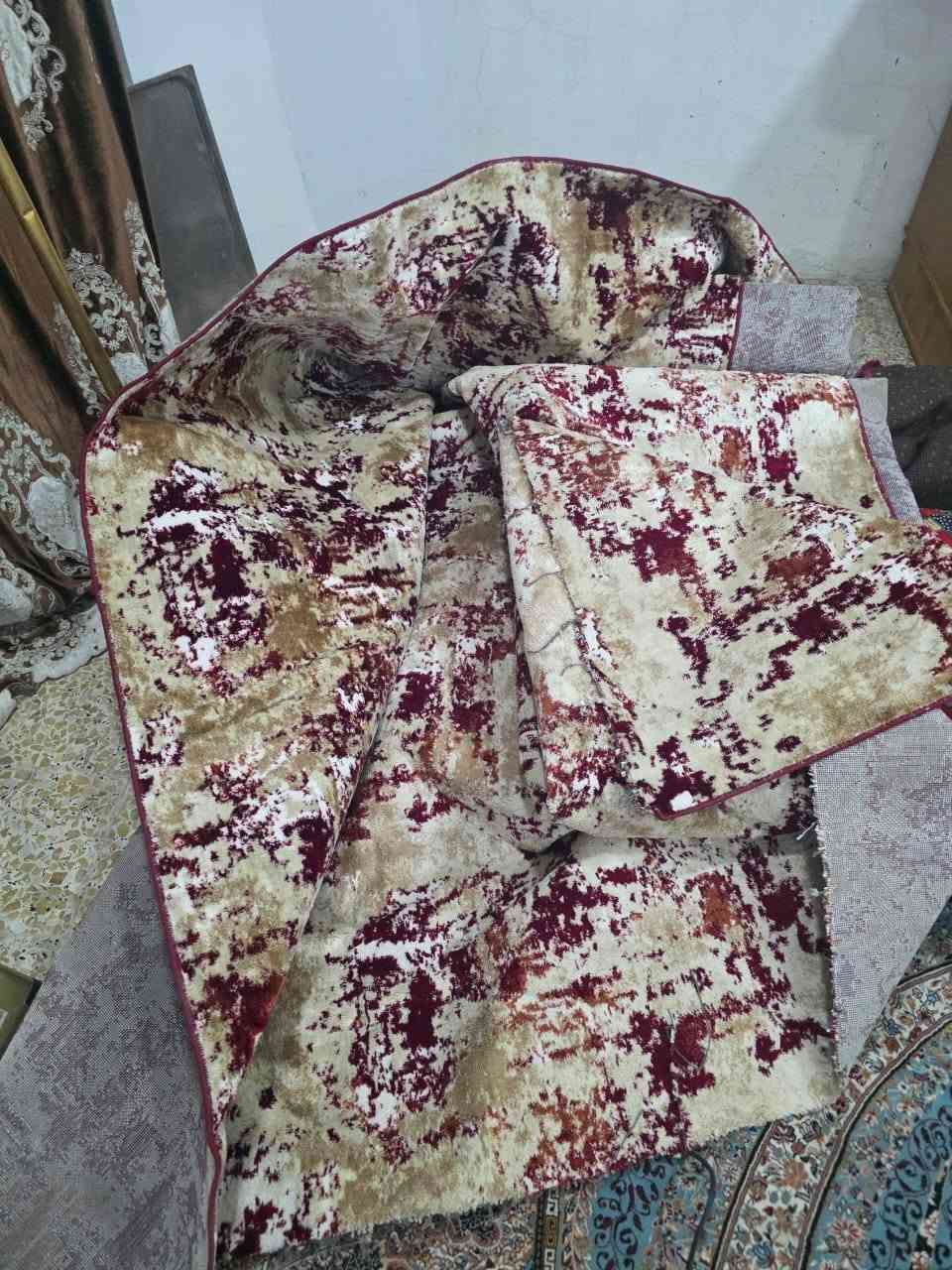 سجادة • للبيع • الورده