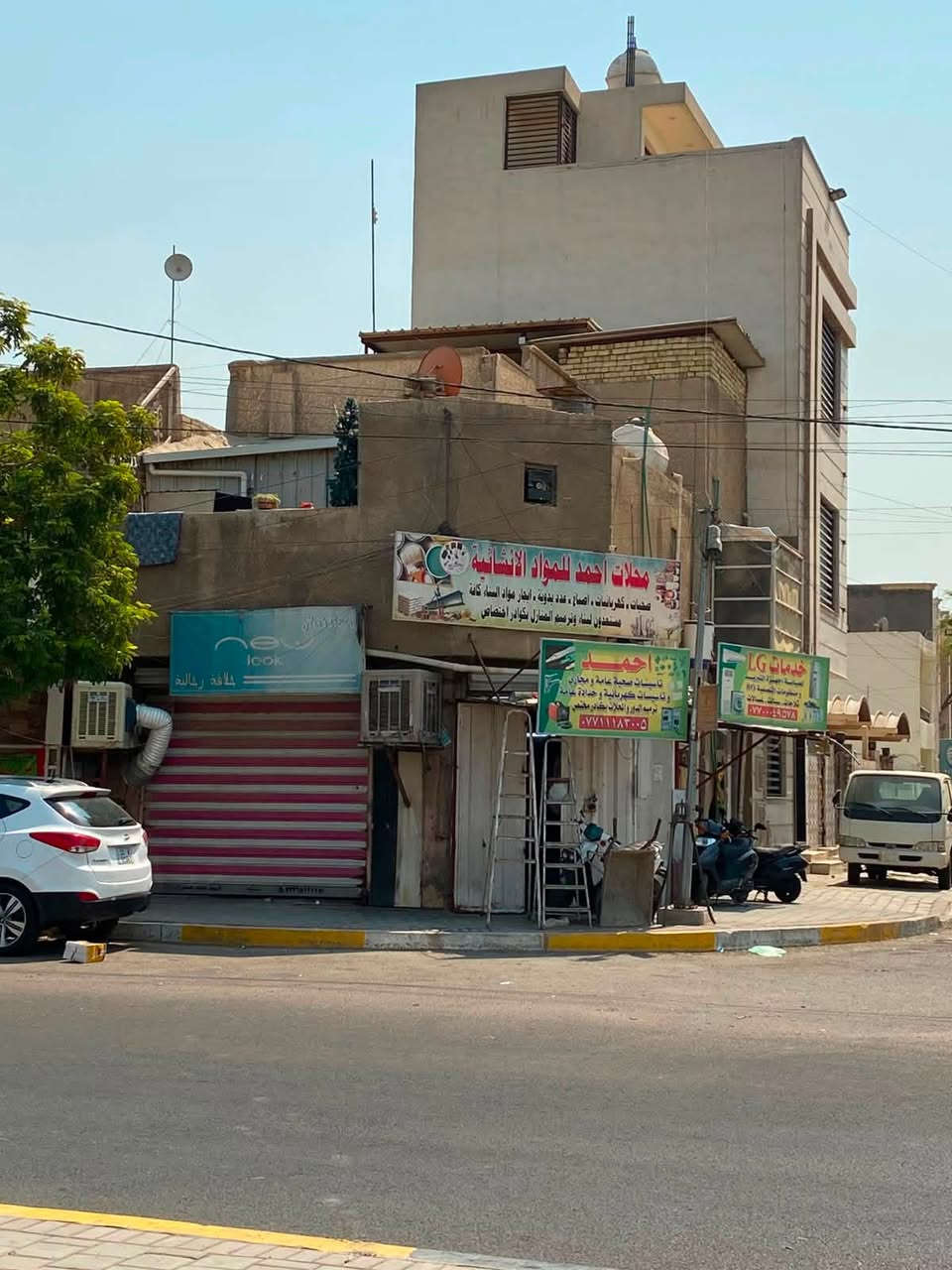 قطعه على الشارع العام شارع فلسطين بين فلكة نادي التركمان وفلكة مصرف الرافدين ركن قرب معهد فنون الجميله المساحه الواجه ٦/٥ النزال ٨  *********** مبايل
