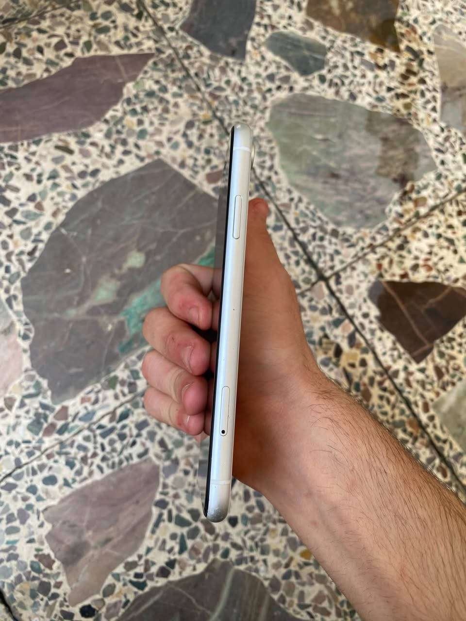 ايفون اكس ار جهاز وضع وكاله شرط شرط وضع وكاله ممفتوح بشعره 64تك فيس ايدي شغال مابي شخطه وحده بطاريه77 جهاز نضيف لدرجه عاليه سعر160قفل
