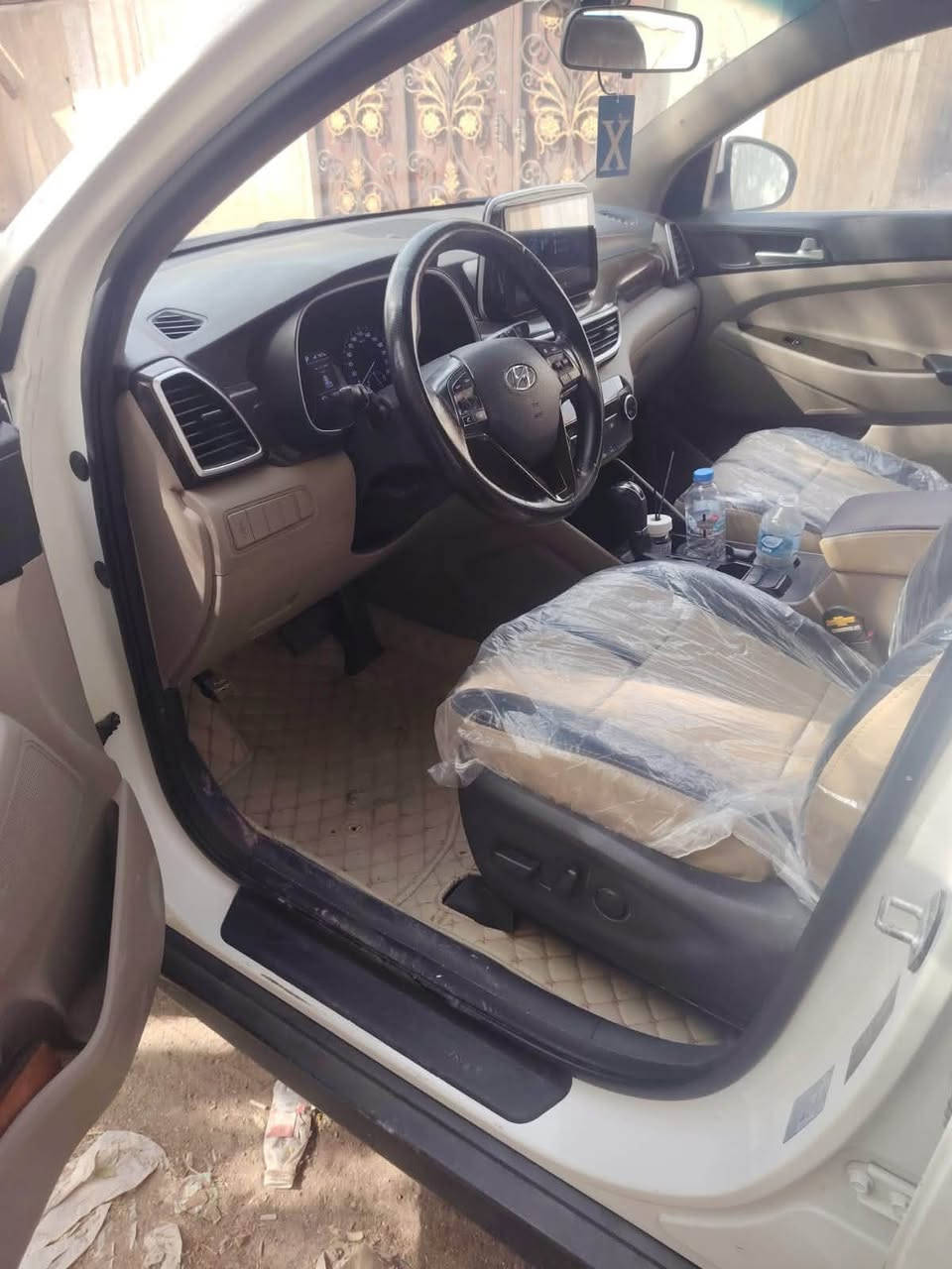 مكلف بالنشر
توسان 2019 خليجي فول مواصفات ما عده البانوراما 
سياره كلين بدون حادث سياره جاهزه من كل النواحي 

التواصل 

***********
