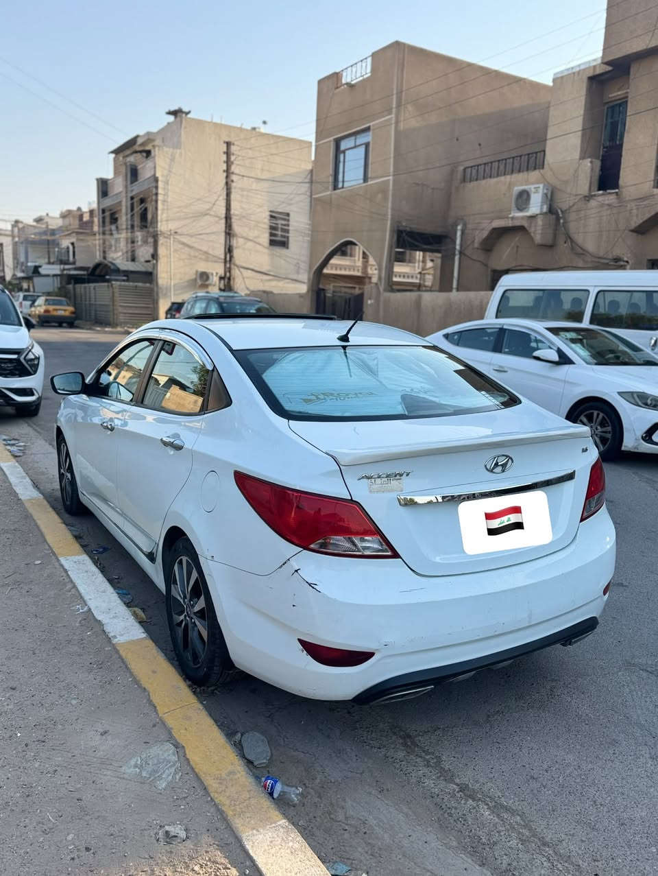 سلام عليكم
اكسنت مديل 2016
رقم بغداد 
خليجي مكينه 1600
فول موصفات بيه فقط 
قطعتين بدون دواخل  
السعر ٩٥ وبيه مجال
مكان بغداد سيديه 
***********
