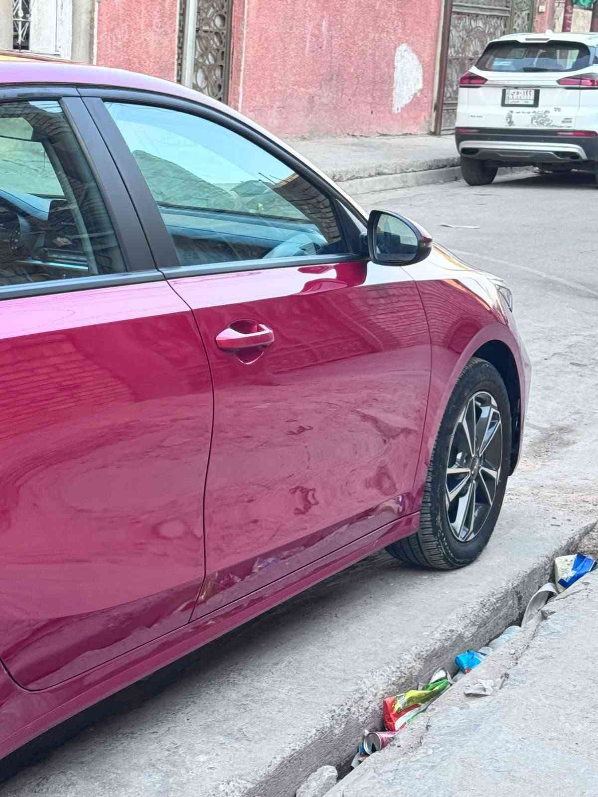 السلام عليكم للبيع كيا فورتي موديل 2024
وارد امريكي 
حادثها جاملغ وصندوق خلفي
باقى سياره مكفوله كفاله عامه
بدون  ايرباك 
بدون دواخل 
حادثها بل منشور
وسونار بل منشور 
ماشية 37 الف وضع شركة 
بل كارتون السيارة ستخدام شخصي على وضع امريكة بعتهي مكينة 2000 دوش 
بسمي 
رقم بغداد تحويل مباشر 
السعر 145
العنوان بغداد شارع الاورفلي
***********
