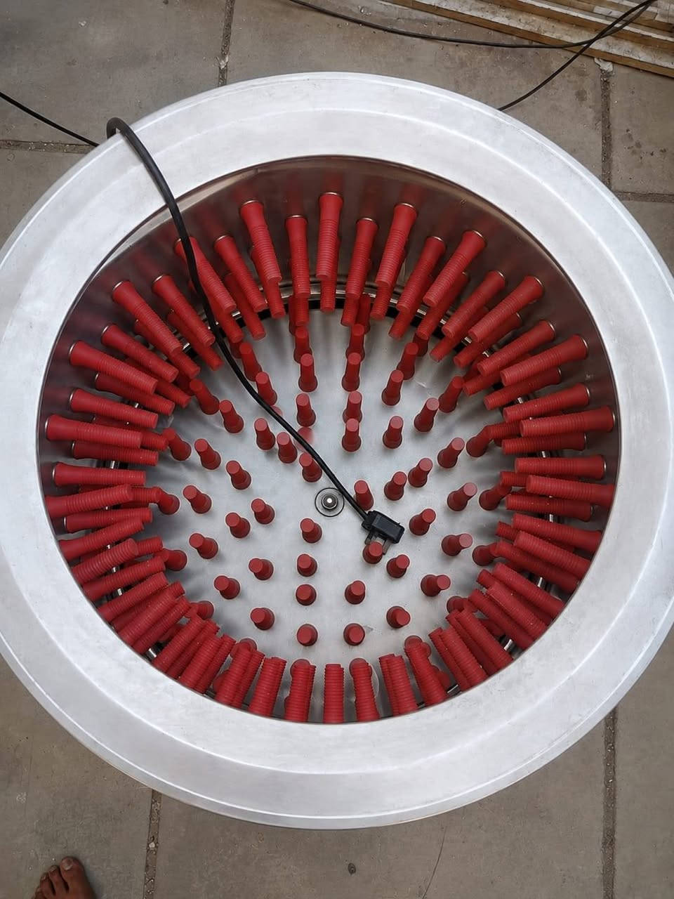 🔥 للبيع — ماكينة نتف دجاج (Chicken Plucker) 🔥
ماكينة نتف دجاج ستانلس ستيل، حجم وسط، مناسبة للعمل والمشاريع ومحلات تجهيز الدجاج.

⚙️ المواصفات:
• الموديل: GP-60
• القدرة: 1.5 كيلوواط
• الفولتية: 220V
• التردد: 50Hz
• الأبعاد: 60 × 60 × 95 سم
• الوزن: 60 كغم
• سنة الصنع: 2025
• فترة الاستعمال: 3 أسابيع فقط

📌 الماكينة نظيفة وجاهزة للعمل.
***********
السعر 300 وبيهه مجال
