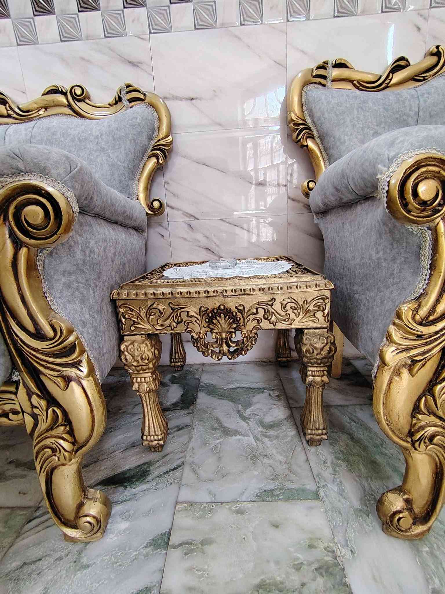 للبيع تخم كامل مع طبلات
🪑 10 مقاعد تخم
مع 3 طبلات 
✨ النظافه ١٠٠٪
💰 السعر: 600 ألف
📱 للتواصل واتساب:
***********
