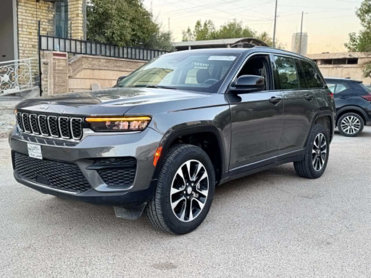 للبيع او مراوس
 جيب لاريدو 2024 
ماشية 9000 ميل فقط 
3.6 v6 دفع خلفي
بصمة تشغيل وابواب 
شاشة  ابل كار بلي 
شاشة عداد سرعة 
مقاعد امامي كهرباء 
تحكمات سترين فول 
شاشة اعطال  
رادار امامي خلفي جانبي 
تحديد مسار 
لدات امامي خلفي 
ويل حجم 20 
مانع انزلاق 
خروج عن مسار 
‏Auto stop  
نظام sport
صدر كامل جديد 
سيارة جاهزة  
سعر 22.500$$ بدون رقم 
مكان سيارة زيونة معارض ملعب شعب 
*********** 
***********
