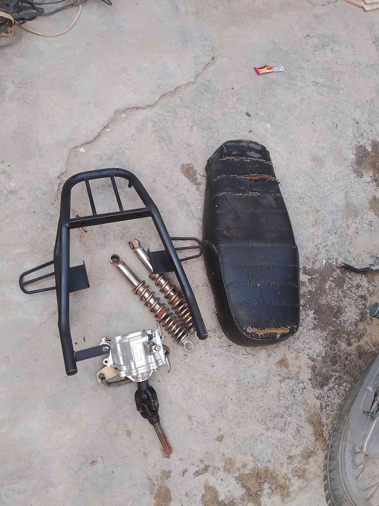 السلام عليكم سكراب للبيع غراض الدراجه مابيهن شي عازلهن شغالات للبيع أعلى سعر ابيع شكد يسون هذا رقمي *********** مكاني كربلاء
