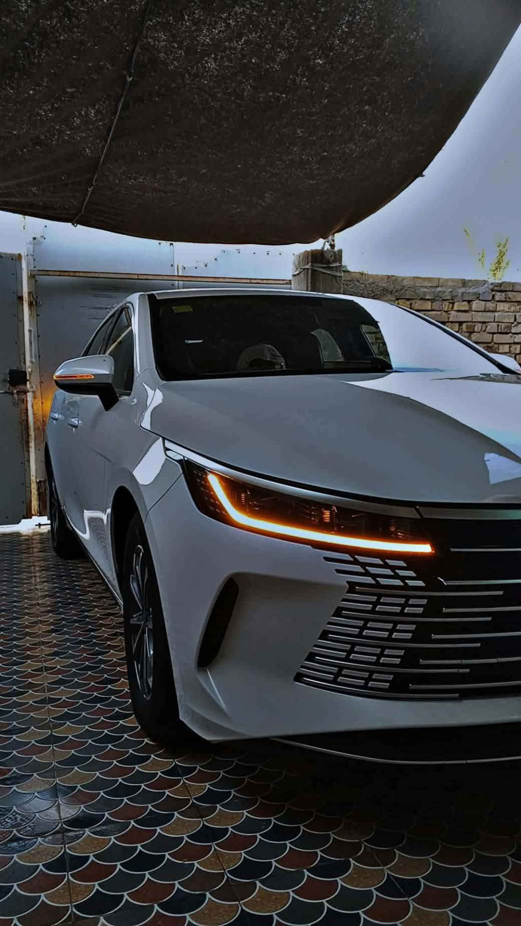 السلام عليكم
للبيع بي واي دي دستروير موديل 2025  

مواصفات معروفة  فول مواصفات عده السلايت 

كفالة عامة غراضها كاملة

بسمي شخصين 

رقم بغداد تحويل ثاني يوم

 السعر 19,700 وبيها مجال 

للاتصال  ***********
