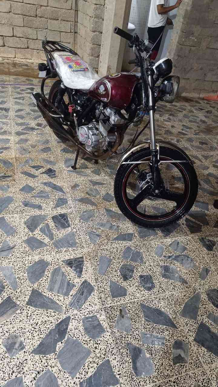 السلام عليكم جني محرك200 موديل19 حجم9... محرك شرط تايرات جدد سلف جديد كشر حيل حلو اشاير فقط عوزه بوربرن مال البكرة مال الزنجيل وتنربط الكهربائيات مالاته محرك شلعه ونشاط فولل سلف جديد بعدني ما شادة والباقي شوف العين السعر275 وبي مجال مكان بيجي ***********
