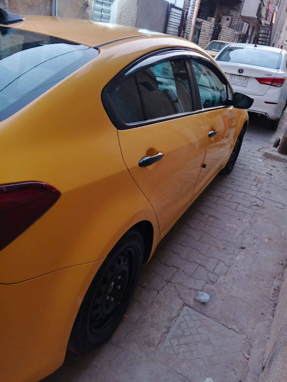 كيه فورتي 2018وارد امريكي صور الحادث بالمنشور السياره جديده جداً او جاهزه من كلشي مكينه 2000دوش  كير at رقم بغداد دولي بسمي السعر 105او بيها مجال العنوان بغداد الجديدة رقم الهاتف***********
