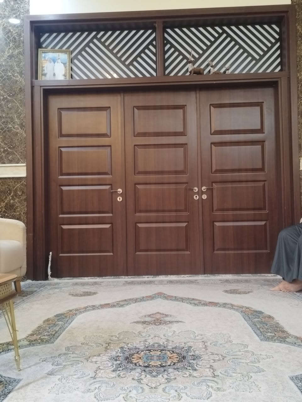 افظل الابواب وادق التفاصيل 

استاذ صادق للابواب الداخلية 
ولعمل كافة انواع ((القواطع الوسطية,الالمنيوم،محجرات ،ابواب داخلية ))
العنوان حي الإطارات شارع عشرين مجاور ثانوية المتفوقين للتواصل على 
***********☎️

نص مكتوب في الصور:
- استاذ صادق للابواب الداخلية للتواصل على ***********
- استاذ صادق للابواب الداخلية للتواصل على 0787519981
- Karbala doors ***********