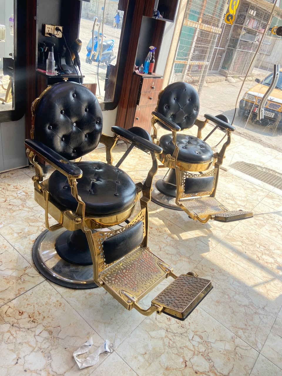 ٣ كراسي • ملكي • نضافه ٩٠٪