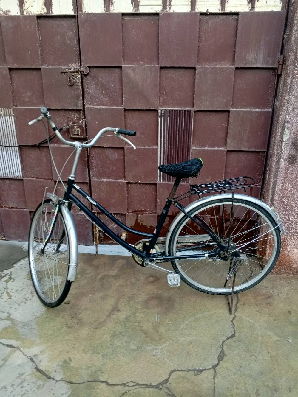 السلام عليكم بايسكل للبيع 🚲 ياباني اصلي حجم 26 نضافه فول ما بي اي نقص شرط الفحص وياله عدله بريكات شغاله كله وضع الشركه چوابه اليوم شادهن السعر 80بي مجال المكان كركوك واحد حزيران الرقم التواصل ***********بي واتساب