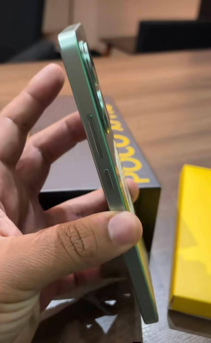 السلام عليكم موجود جهاز للبيع POCO X7 Pro ذاكره 528 رام 16 بدون اضافه ببجي 120 فريم جهاز مستخدم تقريبا شهر اتصل على الرقم وابشر  ***********

