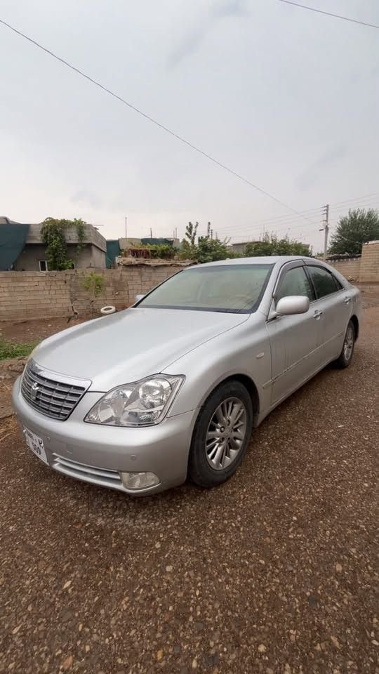 بەناوی خوای گەورە
شاهینە 2008ساج مەلەکی مووس 
182 گەورە بەگەورە 
3دووگمە پەردە 
کۆدی هەیە بەناوی خۆمانۆ
کامل کامل مەسرەف کراوە بۆ یەک هەزاری مەگەڕێ 
تەبریت ساردوو گەرم
برێکی بەسراوە 
کونی گەرمی 
جامی هەڵ گیراوە   
بەقەی یەک ساق جوان نەبوو نەتەوێت 
2پارچەی بۆیاخە   
داعمو لێرداو  سەقفوو حیزارم بەشەرت 
چاڵوو شوختی نیە   زۆر زۆر پاکە 
تەنها  یەک کەڤەری  دوای گۆڕاوە  یابان  ماباقی داعمی بۆ 
دەعامی بەشەرت 
4تایەو ویلی نەوتی لۆکی لەژێرە  
***********
شوێن هەڵەبجەی شەید 
قوفڵوو کۆتایەکەی   55گەڵا🔒 بۆ معاملەش تێڵ مەکە 
 سەیارەکە لە ڕەسمەکان جوان تروو پاک تر نەبو پارەی ڕێگەو عایدی خۆم🧿
