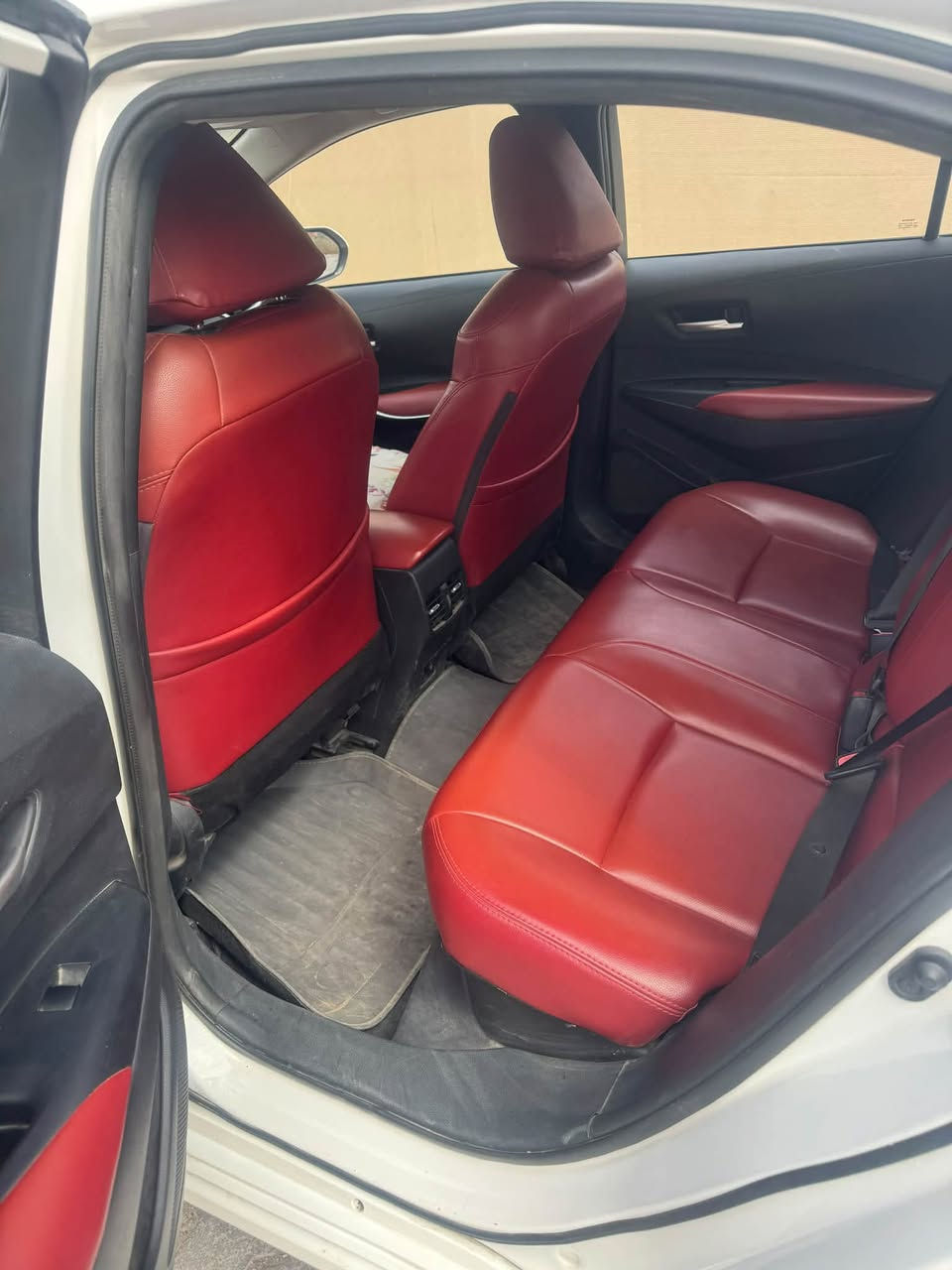 سلام عليكم ورحمة الله
كورلا 2023 هايبرد لون ابيض رقم بغداد للبيع السعر 140 ورقة وبي مجال بسيط مواصفات السيارة معروفة مكانها بغداد العطيفية 
للاستفسار ***********
