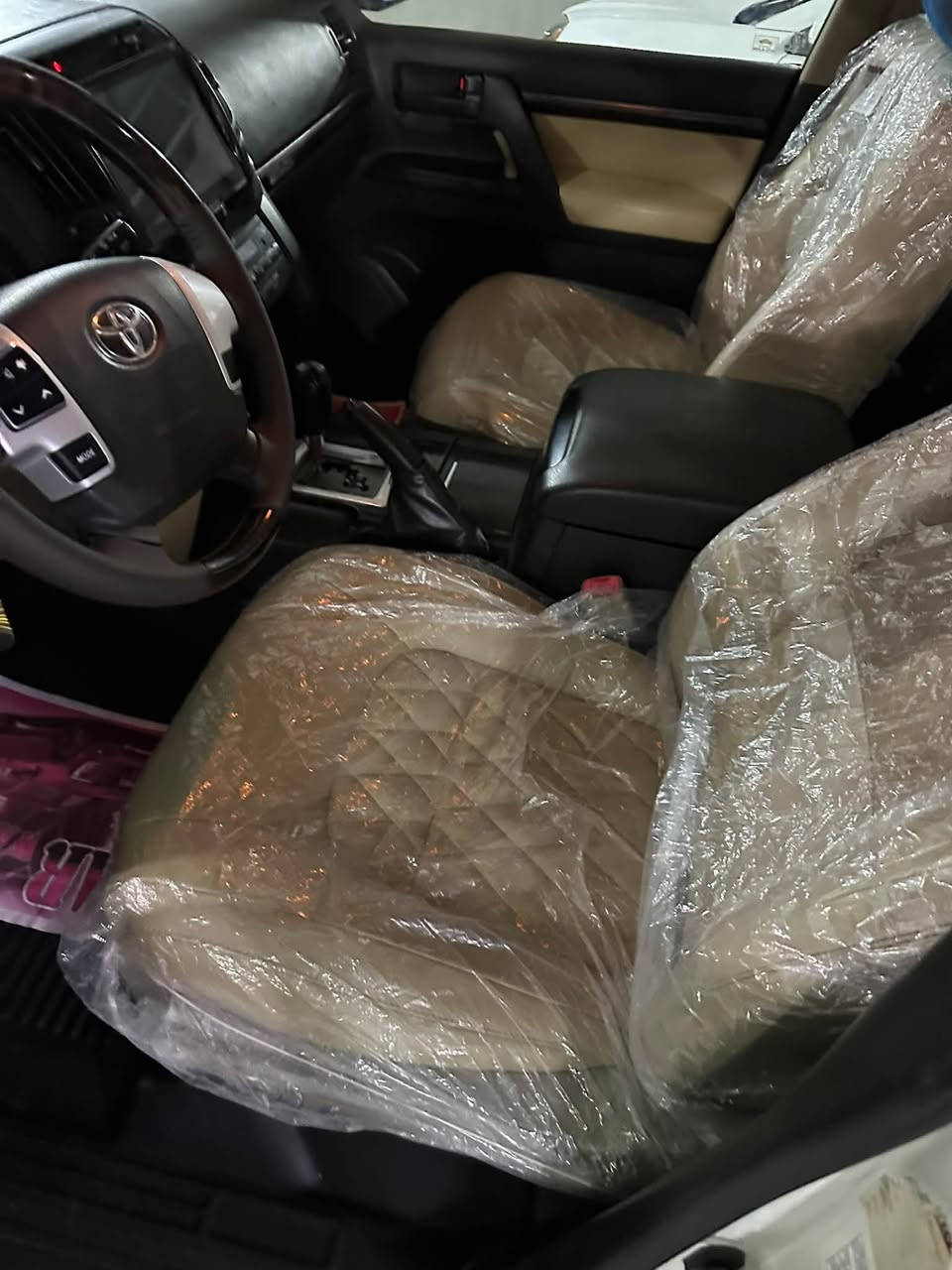 🚘 لاندكروزر — تم تجديدها وإعادتها إلى حالة المصنع

تم تنفيذ الأعمال التالية باحترافية وعناية:

• إعادة ضبط المصنع بالكامل.
• حمام كامل احترافي.
• بوليش مع تكحيل.
• تبديل جلد دركسيون الستيرن بجلد من عمل شركة، نفس الأصلي.
• تبديل مصابيح الرقم الخلفية المحترقة.
• تبديل مصباح يد الكير.
• سمكرة بعض الأماكن.
• تكعيد بجم.
• جلي مازدات.
• تبديل بطانة البنيد.
• تبديل دبة ماء الماسحات.
• تبديل ليطة باب الوقود.
• صبغ بطاين الجاملغات الخلفية بالزفت الأسود.
• تصليح دكت التبريد بالقمارة.
• صبغ تحكمات الستيرن وإطار يد الكير الجارد للجمالية باللون السلفر.
• تكعيد دعامية خلفية من الجهة اليمين.
• تبديل جلود المقاعد الأمامية والخلفية التالفة بأصلي شركة، نفس الأصلي.
• تبديل دبلات البنيد.

✨ شغل مرتب، عناية بالتفاصيل، وإرجاع السيارة بأفضل مظهر ممكن.

📍 زورونا في موقعنا:
ديالى – بعقوبة – أم العظام – مدخل مزرعة حكاية

📞 للاستفسار والتواصل:
***********
***********
