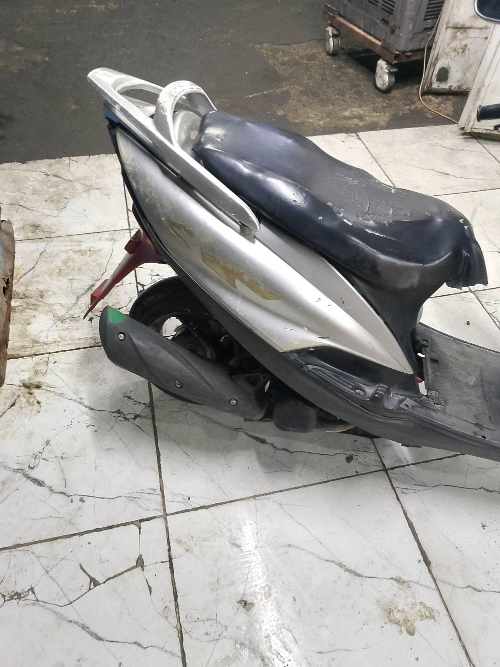 السلام عليكم دراجه للبيع ماكس 140دراجه حلوه و نضيفه السعر 250
بغداد شهداء البياع 
رقمي ***********