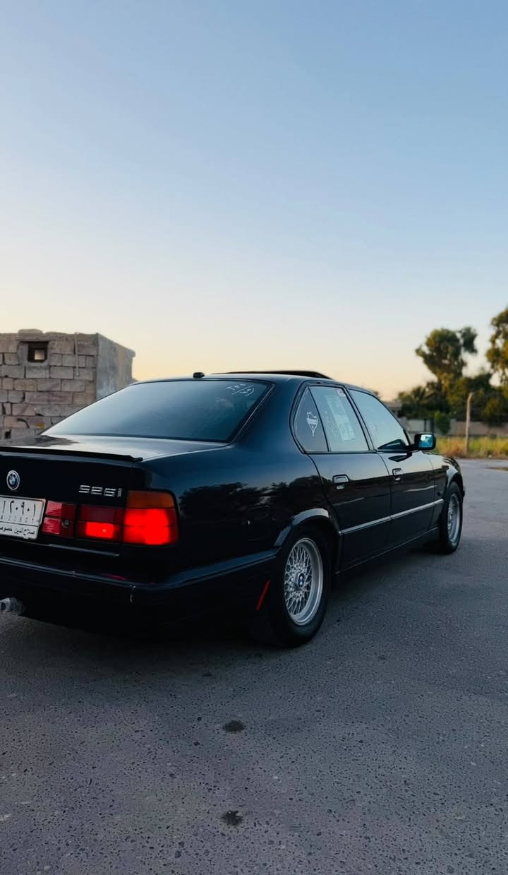 السلام عليكم للبيعBMWاصل525 موديل1994 رقم صلاح الدين مشروع وطني سنويه لحد27  سلايت طكات3 بجم عريض دخاني كير ومكينه مكفوله كير اوتو 3انضمه حداديه امامي خلفي جديده تبريد ثلج قطعتين🥶 مصبوغه عام جماليه كهربايته كله شغاله منضومه زنون اصلي ويل حصيره تخم تاير جديد سنتر لوك جام4كهرباي كشانه جلد +كهرباء غرفته حيل حلوه السعر63بي مجال مراوس حسب القناعه رقم التلفون ***********
