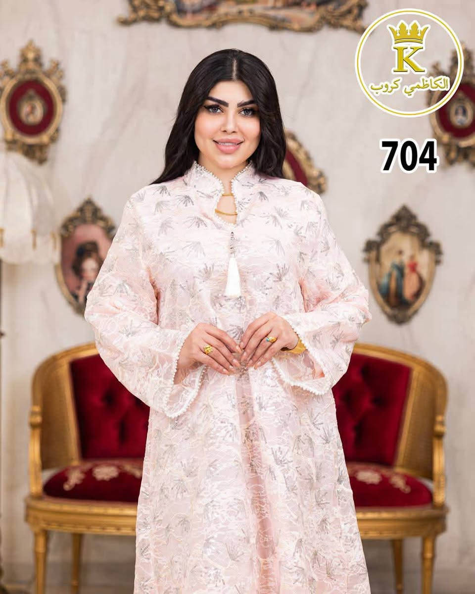 يعني الجمال والنزاكة واو❤️❤️

دراعة كيبور مشغول بلك دبل كلوش البطانه حرير ناعم خامة درجة اولى شغل هاندميد 

القطعة انيقة بتفاصيل راقية وقماش ناعم ينسدل على الجسم بكل جمال ✨✨

تصميم يخلي حضورك مختلف بكل مناسبة🌙🌙

القياسات
L.XL.2XL.3XL

تلبس من وزن 60 الى 120 كغم بكل راحة واناقة🌙✨

للحجز والاستفسار
***********

الكمية محدودة لا تفوتين الكشخة🌙بهذا الموديل🌙✨

#دراعة_كيبور_هاندميد #اقمشة_حجي_صالح_الكلابي #موسم2026 #الشورجة #البسة

