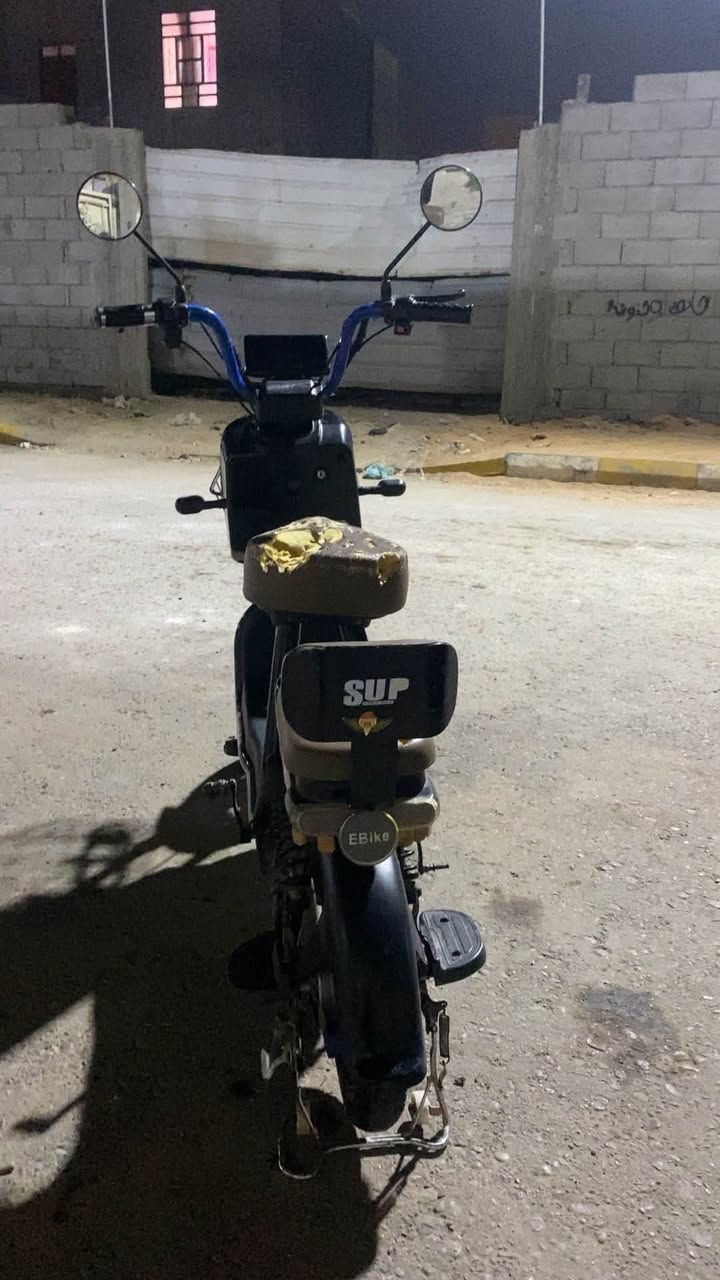 السلام عليكم ورحمة الله وبركاته بايسكل شحن يخبل كل شي مابي نضافه 100/100 كل شي شغال سعر 350وبي مجال الرمادي 8شباط الاتصال على هذا الرقم***********
