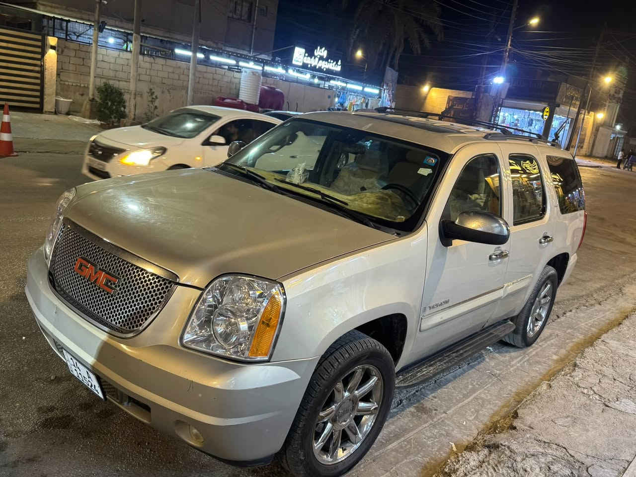 السلام عليكم.
من رخصة الادمن 

تاهو موديل2009 GMC  ابتر

كفالة عامه من الحادث والضربة والكص سيارة جاهزه وجديده

بيها فقط رشات ارباع البيبان بحكم موديلها غير هذا ماكو  

فئهSLT محرك خير من الله 5.3

گير  اكسل  كفاله 

تخم تايرات 

تبريد ثلج ❄

حدادة جديده قبل شهر نافضها. 

السيارة جديدة عليها ادامه كامله 

رقم بصرة بأسمي تحويل ثاني يوم 

مكان السيارة البصرةالجنينه

          

       السعر  (((  175  )))  ورقة 

             وبيها مجال للشراي 

علمآ السيارة رقم بصره باسمي تحويل ثاني يوم احلى من الصور بالحقيقة شراي تجي تشلع عيوني وتاخذها ورحمه لوالديه اللي يشوفها 

      غاليه عليه يدعيلنا بالرزق 

       

  الاتصال /***********

