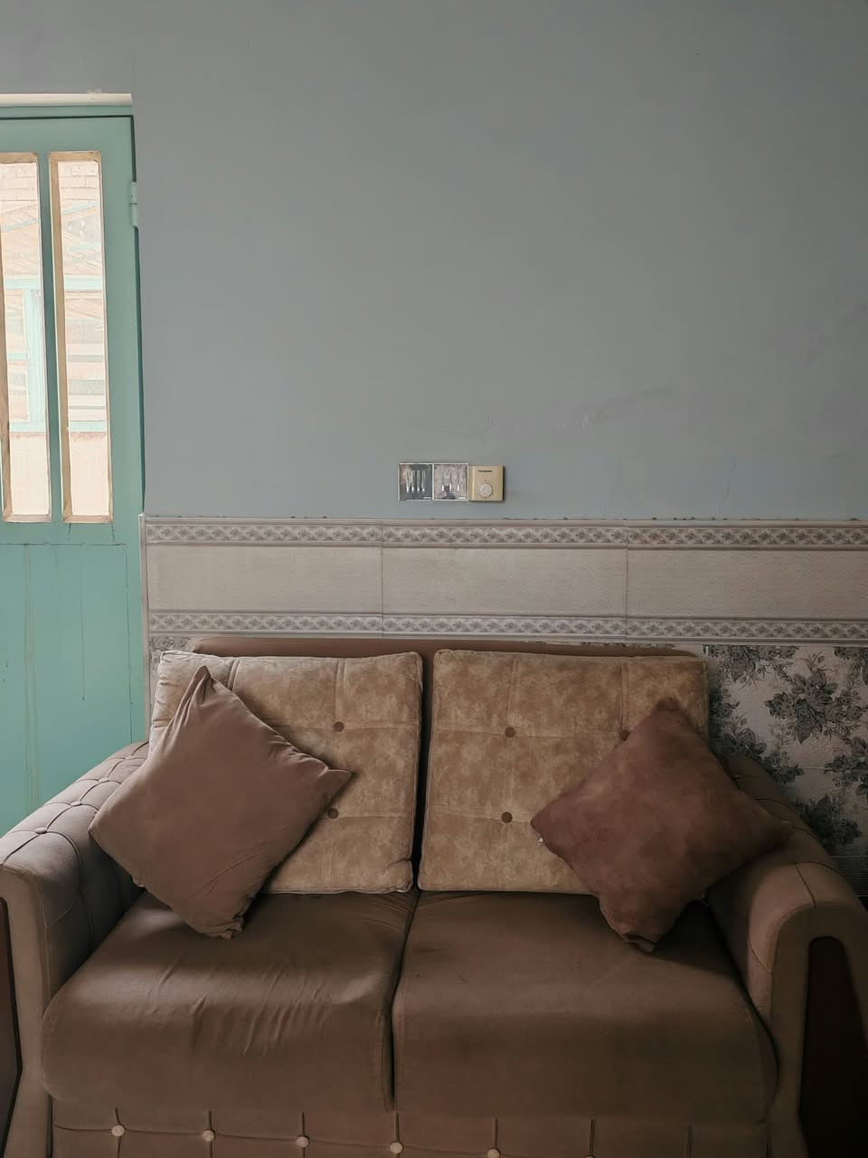 مستعمل • ٣ قنفات • تخزين بقفل