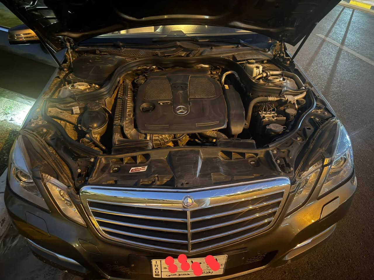 مرسيدس موديل  W212 .... E350 ...2011 ...بدون نواقص ..تبريد ثلج ..صدر خلفي امامي مكفول...لون نفطي مميز احلى من الصور .....رقم بغداد ....للتواصل على الرقم ..السعر 14000$..........***********
