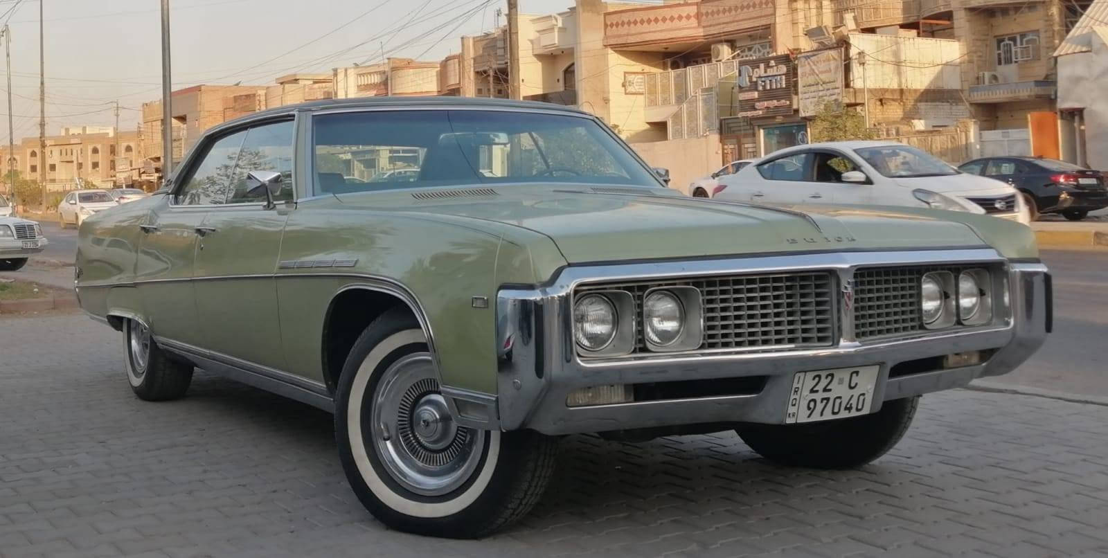 السلام عليكم
للبيع او المراوس 
الى عشاق الكلاسك والانتيكات
*********** 
بيوك 1969 ماشية 94 الف
بحالة الشركة كلشي بلادي وشغال
محرك 8 سلندر
كير اوتو تعليك
أربعة جام كهرباء 
كشن كهرباء 
داخل بيجي بلادي
تبريد وتدفئة شغال
سيارة ترايهة كلش ناعم وسريعة
دخول جديد أربيل الرقم باسمي السيارة
لتفاصيل أكثر راسلني على الواتس اب ***********

