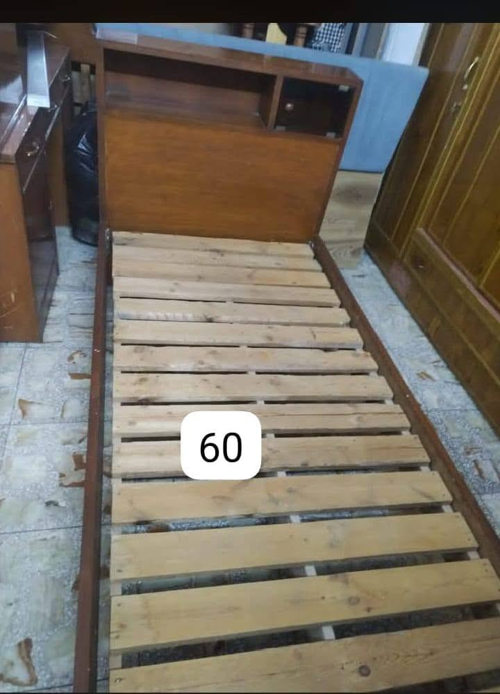 السلام عليكم 
جربايه نفرين صاج نظيفه سعر 75 بيه مجال 
صوبه زيتيه سعر 60 بيه مجال 
جرابي مكتوبه الاسعار على الصور
فاترينا صاج هيه والي بيها  سعرة 175 
مكان بغداد المشتل.. ***********
